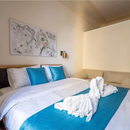 Apartment Exclusive With A View Of Castle And Vltava River