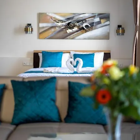 Apartment Exclusive With A View Of Castle And Vltava River