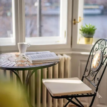 Exclusive With A View Of Castle And Vltava River 아파트 *