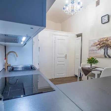 Apartment Exclusive With A View Of Castle And Vltava River